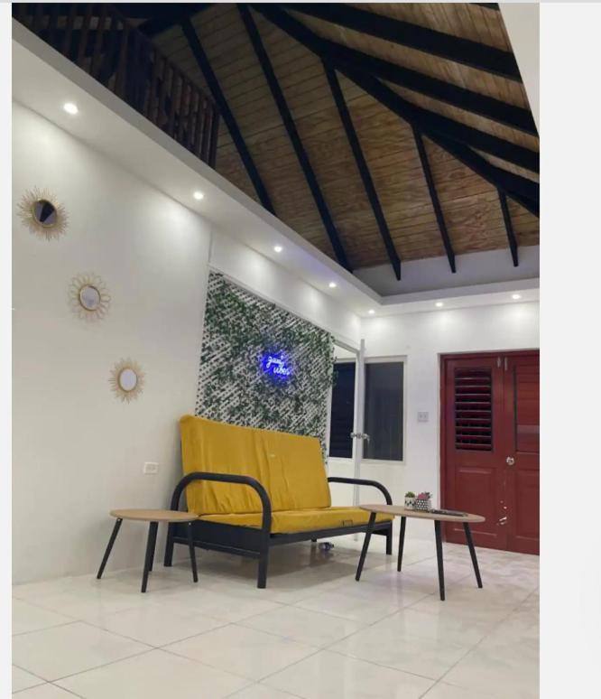 Queens Palace -Montego Bay Airport Suite Exterior foto